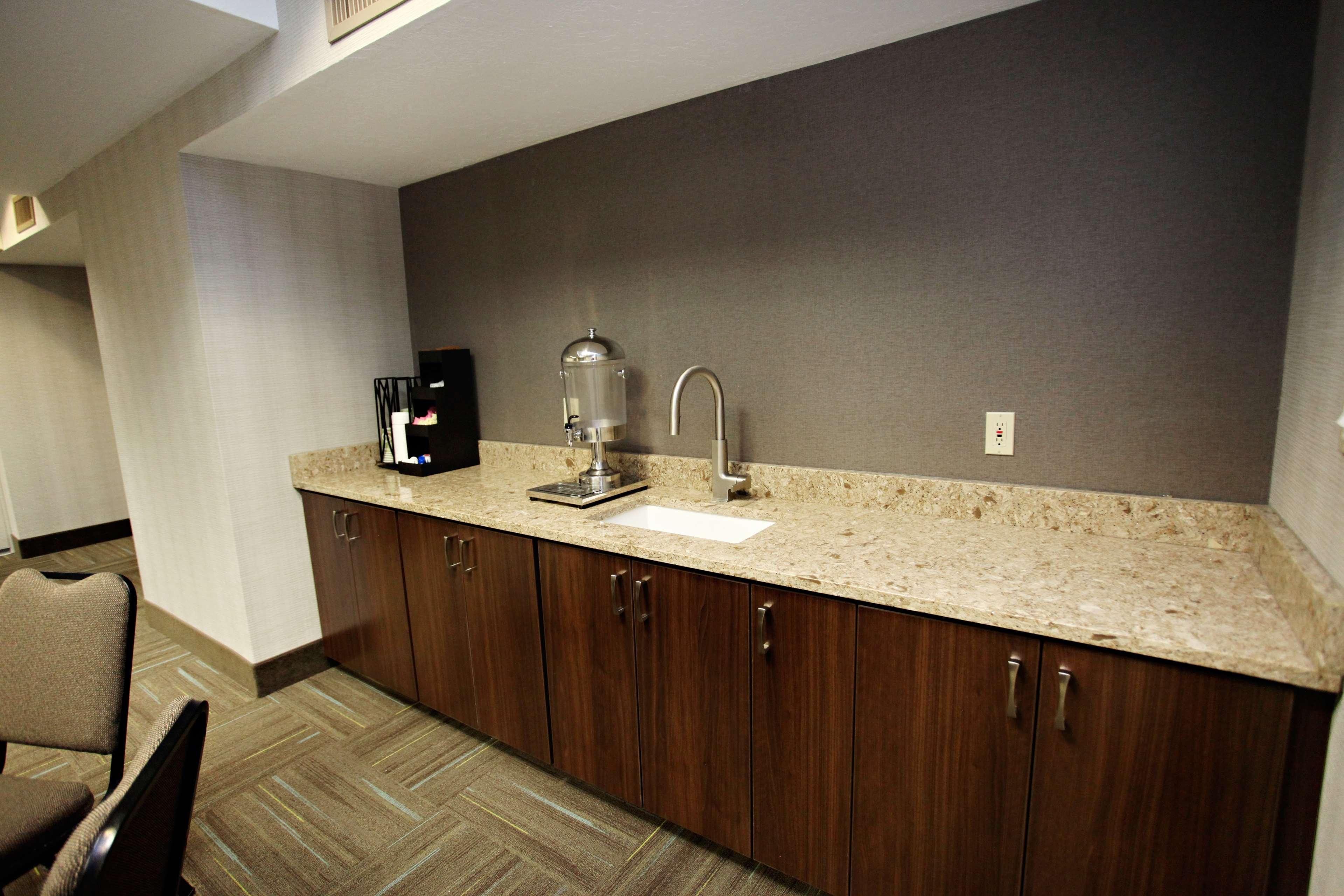 Best Western Plus Cotton Tree Inn Sandy Exterior photo